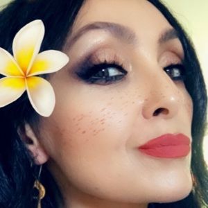 Meet your Posher, Samia